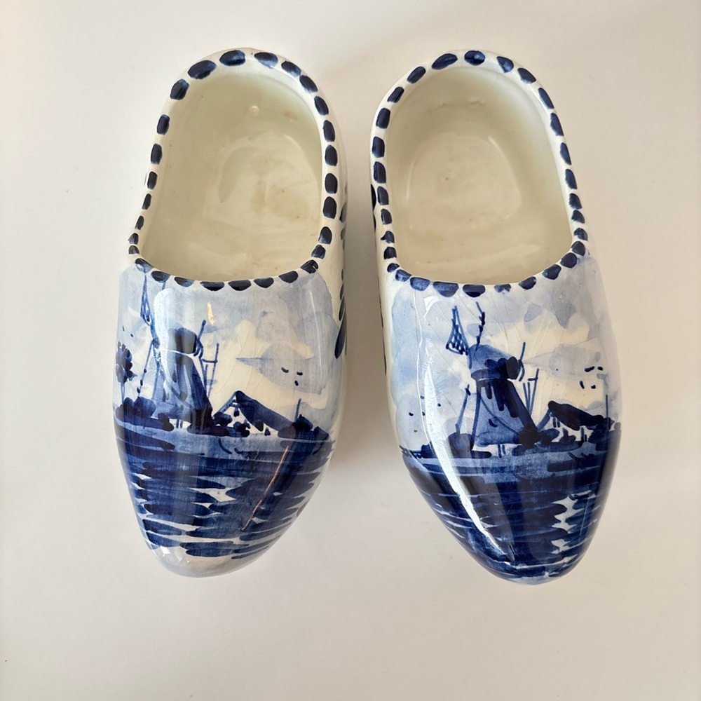 VTG Delft Blue Ceramic Wall Clogs Dutch Shoe Set Hand Painted Windmill Holland